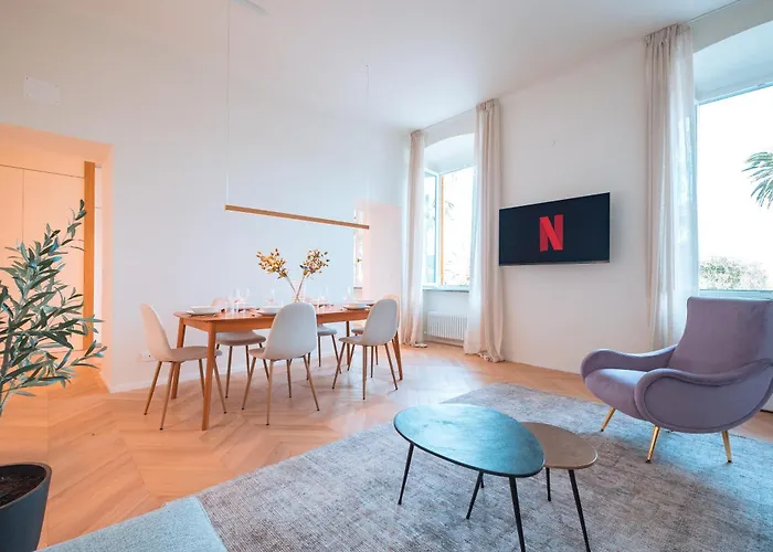 Luxury Seafront Promenade Appartement *