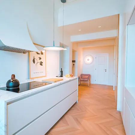 Luxury Seafront Promenade Appartement *