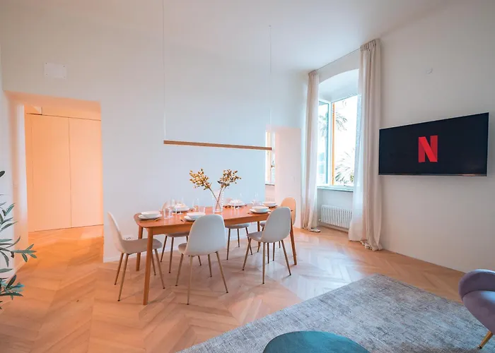 Luxury Seafront Promenade Apartment *