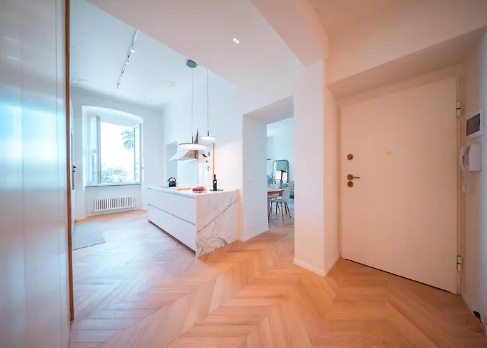 Luxury Seafront Promenade Apartment *