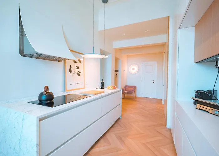 Luxury Seafront Promenade Apartment *